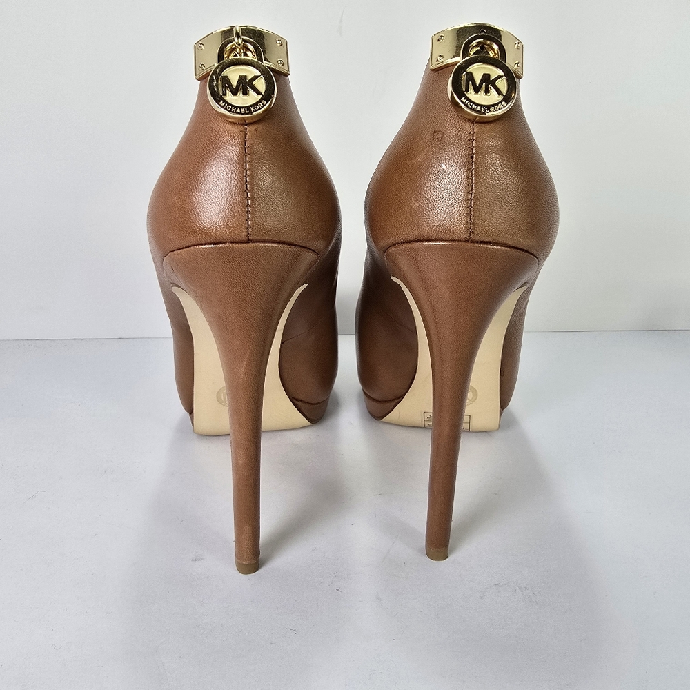 Michael Kors Hamilton Platform Leather Pumps Heels Caramel Tan Gold Lock Sz 7.5 - Picture 3 of 9